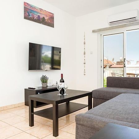 Mynapa Apartments アヤナパ エクステリア 写真
