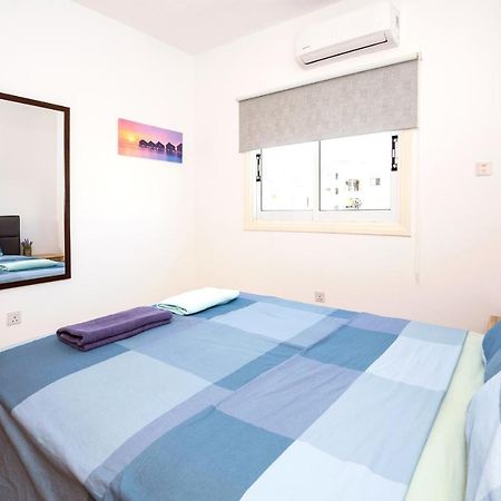 Mynapa Apartments アヤナパ エクステリア 写真