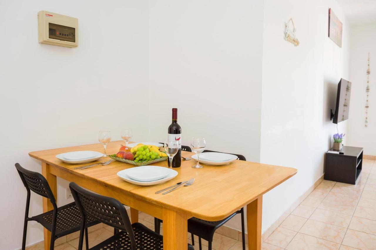 Mynapa Apartments アヤナパ エクステリア 写真