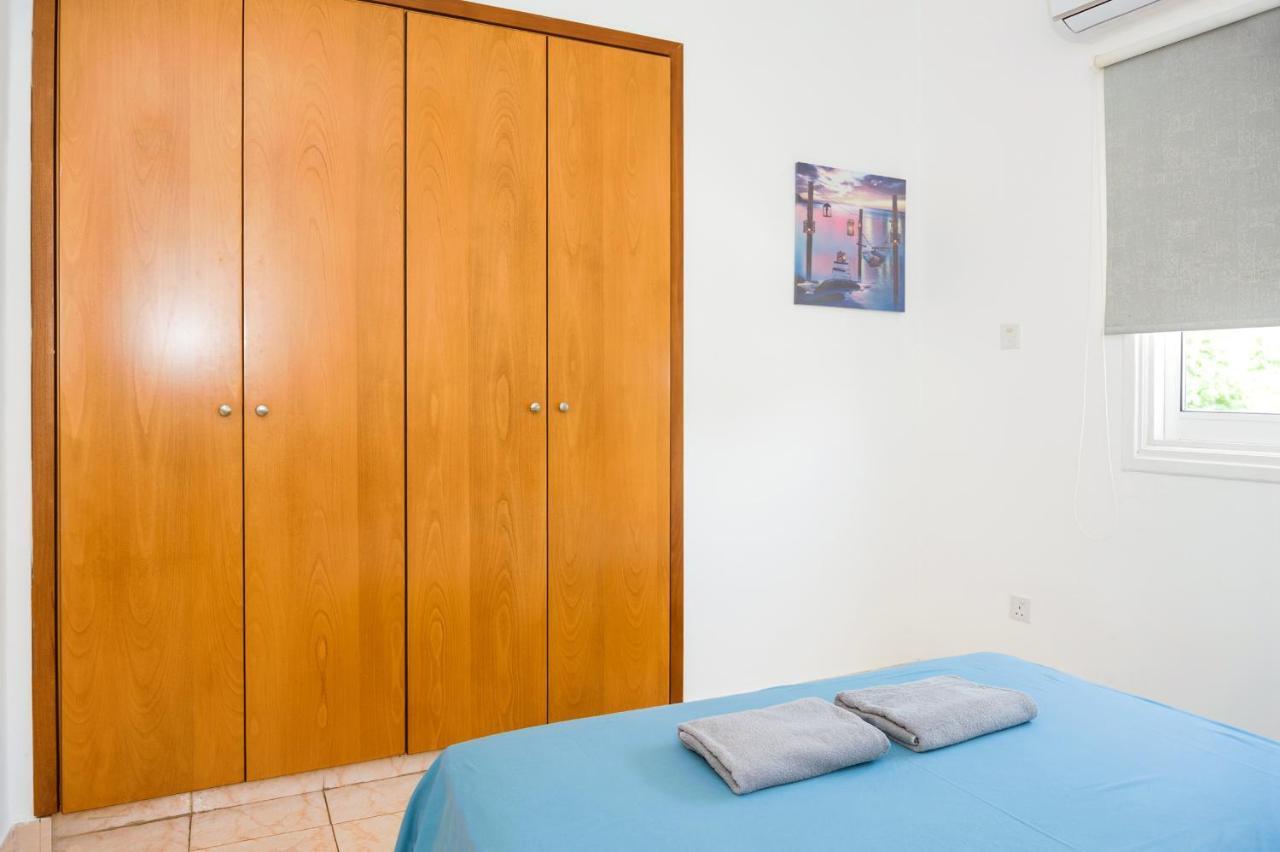 Mynapa Apartments アヤナパ エクステリア 写真