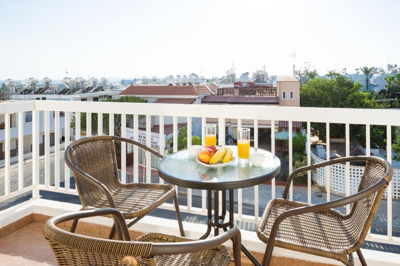 Mynapa Apartments アヤナパ エクステリア 写真
