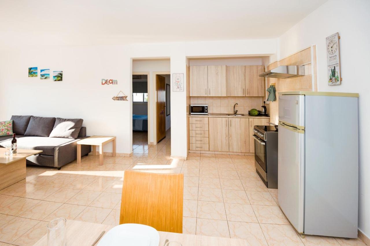 Mynapa Apartments アヤナパ エクステリア 写真
